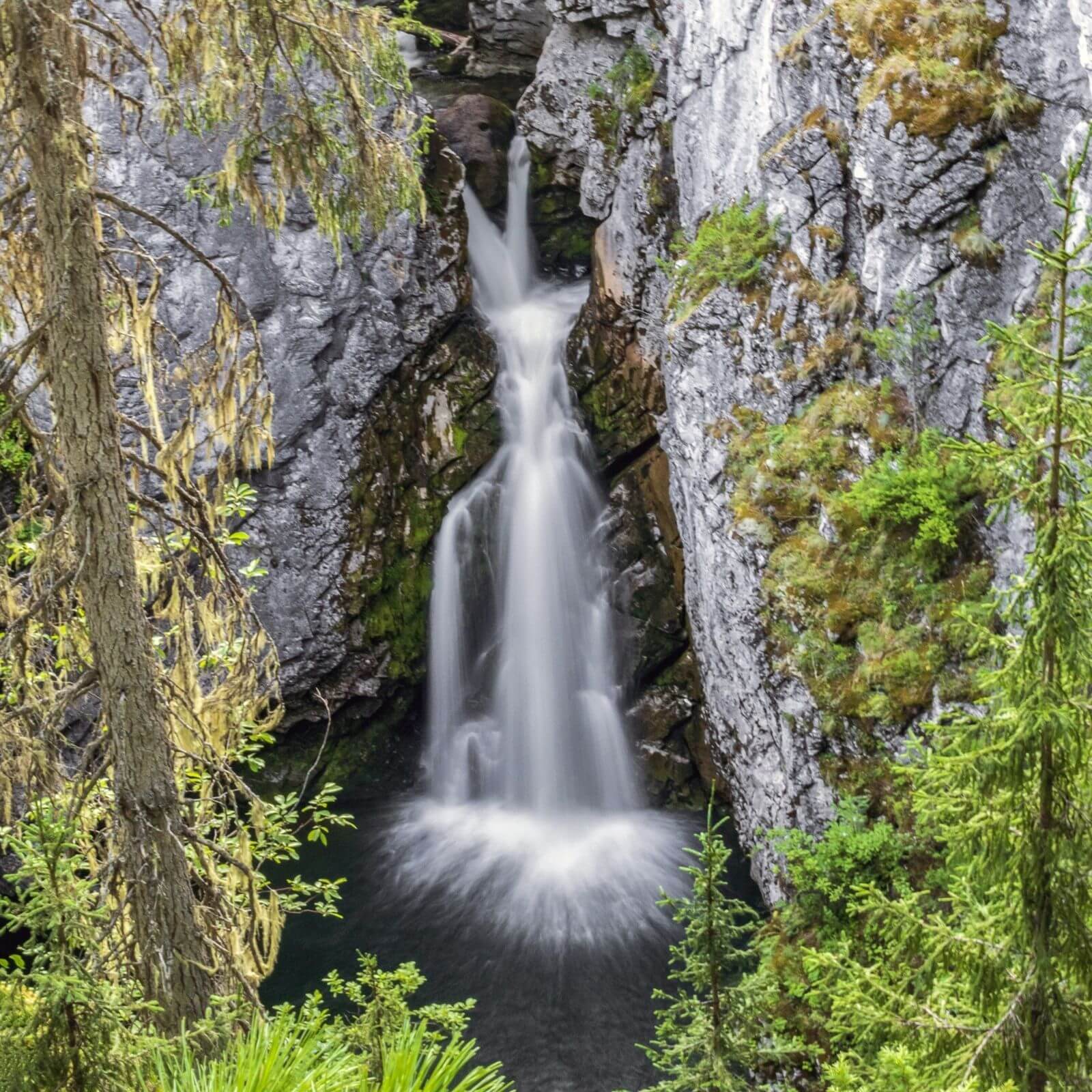 Водопад Велдор-Кыртаёль